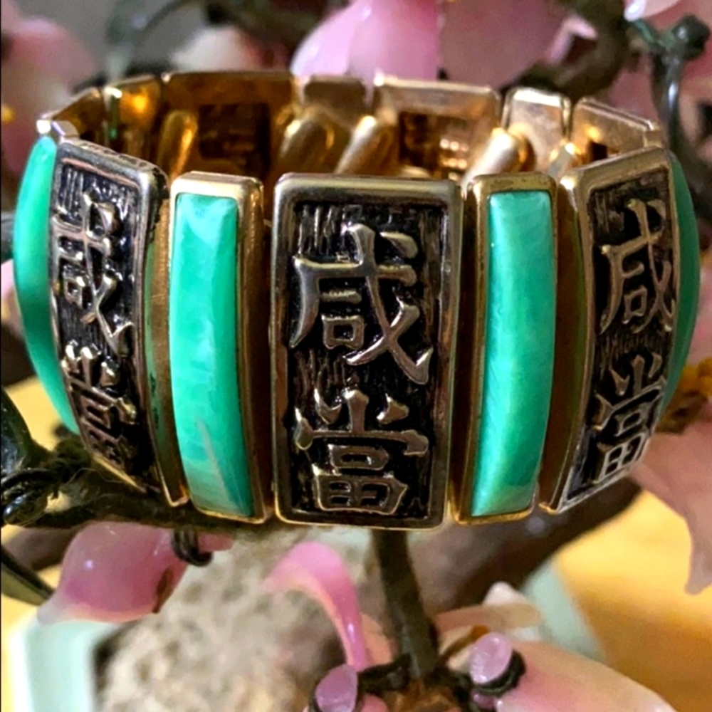🎋Vintage Asian Lucite Chinoiseries Stretch Bracelet - Picture 2 of 5